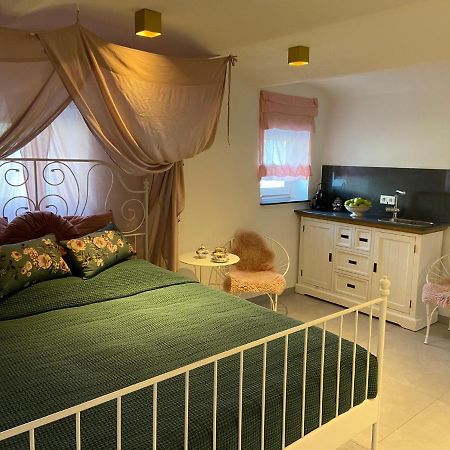 Luxus Ferienwohnung Mit Whirlpool 룬켈 외부 사진