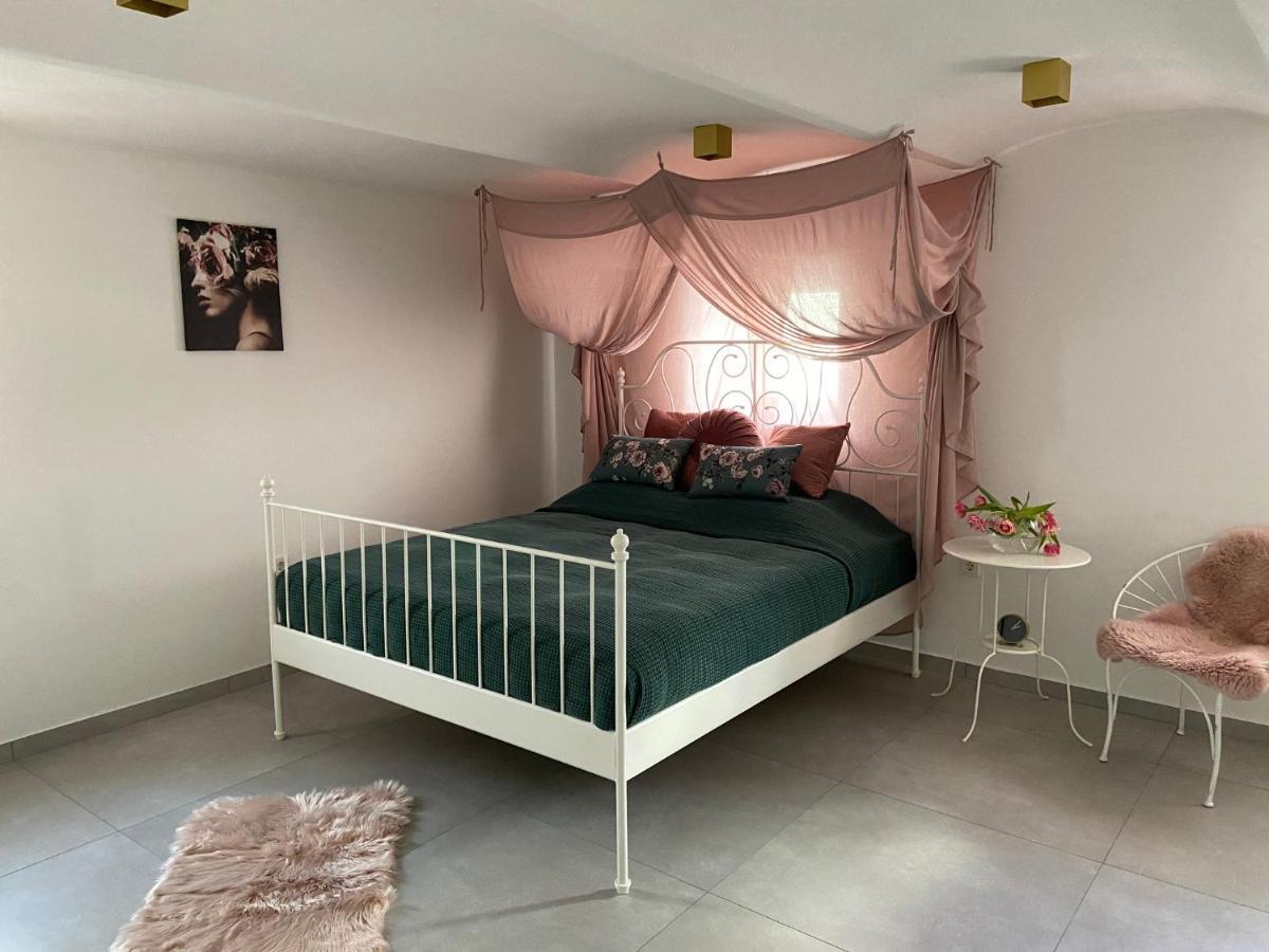 Luxus Ferienwohnung Mit Whirlpool 룬켈 외부 사진